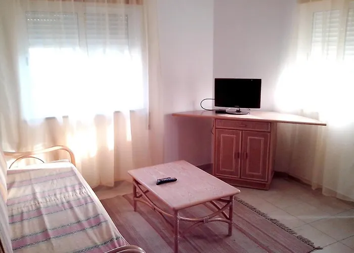 Charming In Albufeira, 60 M², Mountain View * Albufeira